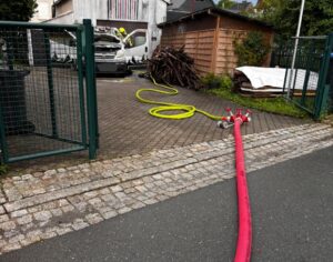 Mehr über den Artikel erfahren Brand mittel – Crottendorf – Transporterbrand